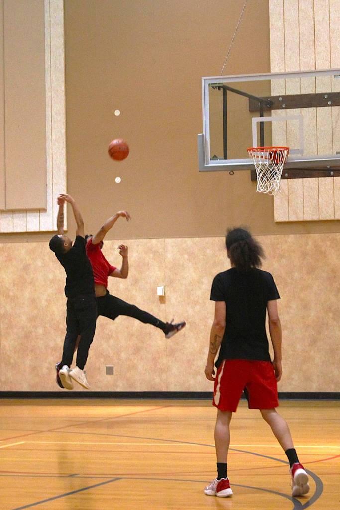 Basketball players at the drop-in basketball night hosted by Game of Life Mentoring and Sports Ministry at Northwest Church in Federal Way. Photo by Keelin Everly-Lang / the Mirror (2023).